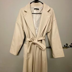 Boohoo long coat with belt | light pink / cream